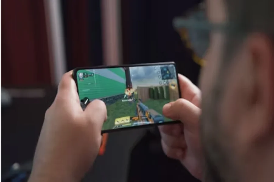 Taking Online Games Seriously with Real Money on the Line Online Games