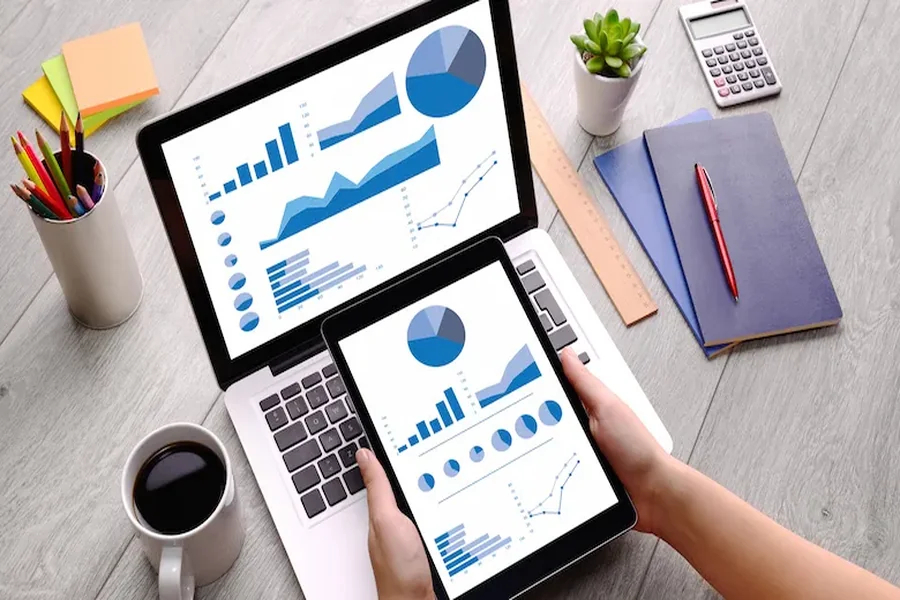 Financial Advisors Vs. Robo Advisors: Which One Is Best For You? Financial Advisors